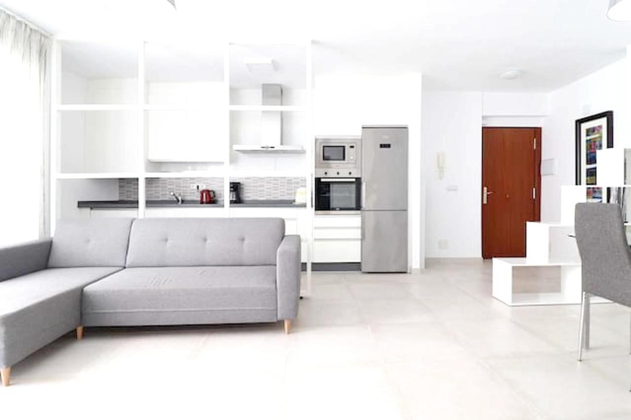 With 3 Bedrooms In With Wifi *